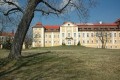 Zámeček v Dlažkovicích - sídlo Dětského domova