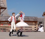 Vystúpenie účastníkov medzinárodnej tvorivej tanečnej dielňi Malí tanečníci na folklornom festivale Východná 2009 