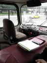 Netradiční místo konání tiskové konference - starý autobus (foto Soňa Polak)